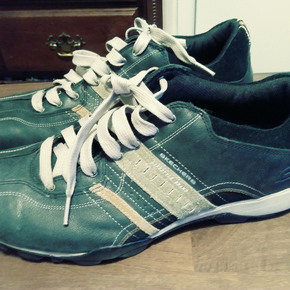 Sketchers shoes